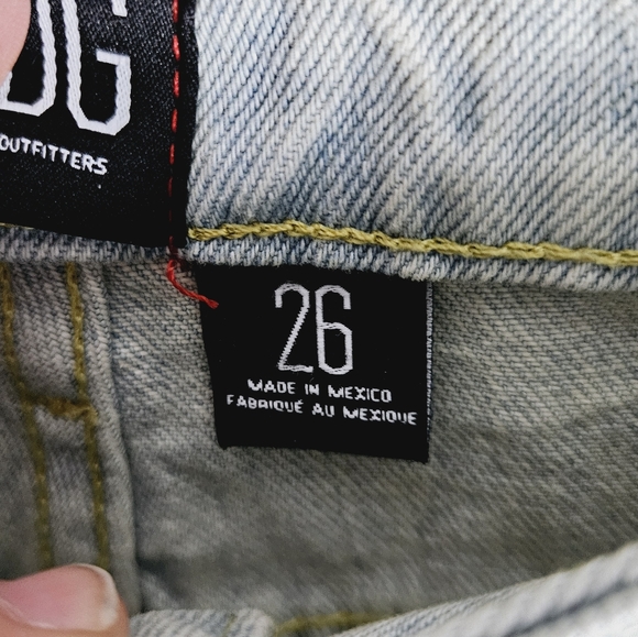 BDG URBAN OUTFITTERS | Mom high rise light wash tapered leg jeans - Picture 10 of 12